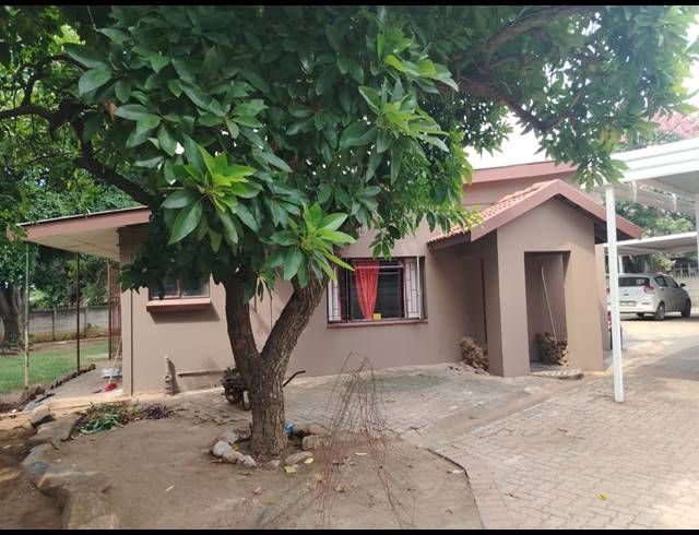 4 BEDROOM FREESTANDING FOR SALE IN BO-DORP